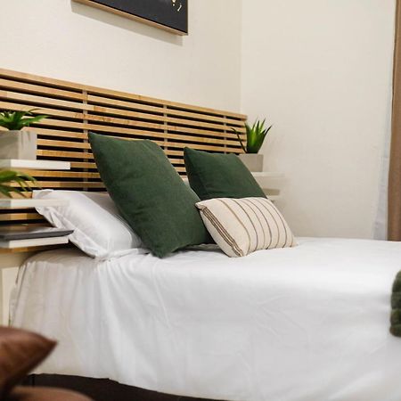 Central Studio Apartment Malaga Bagian luar foto