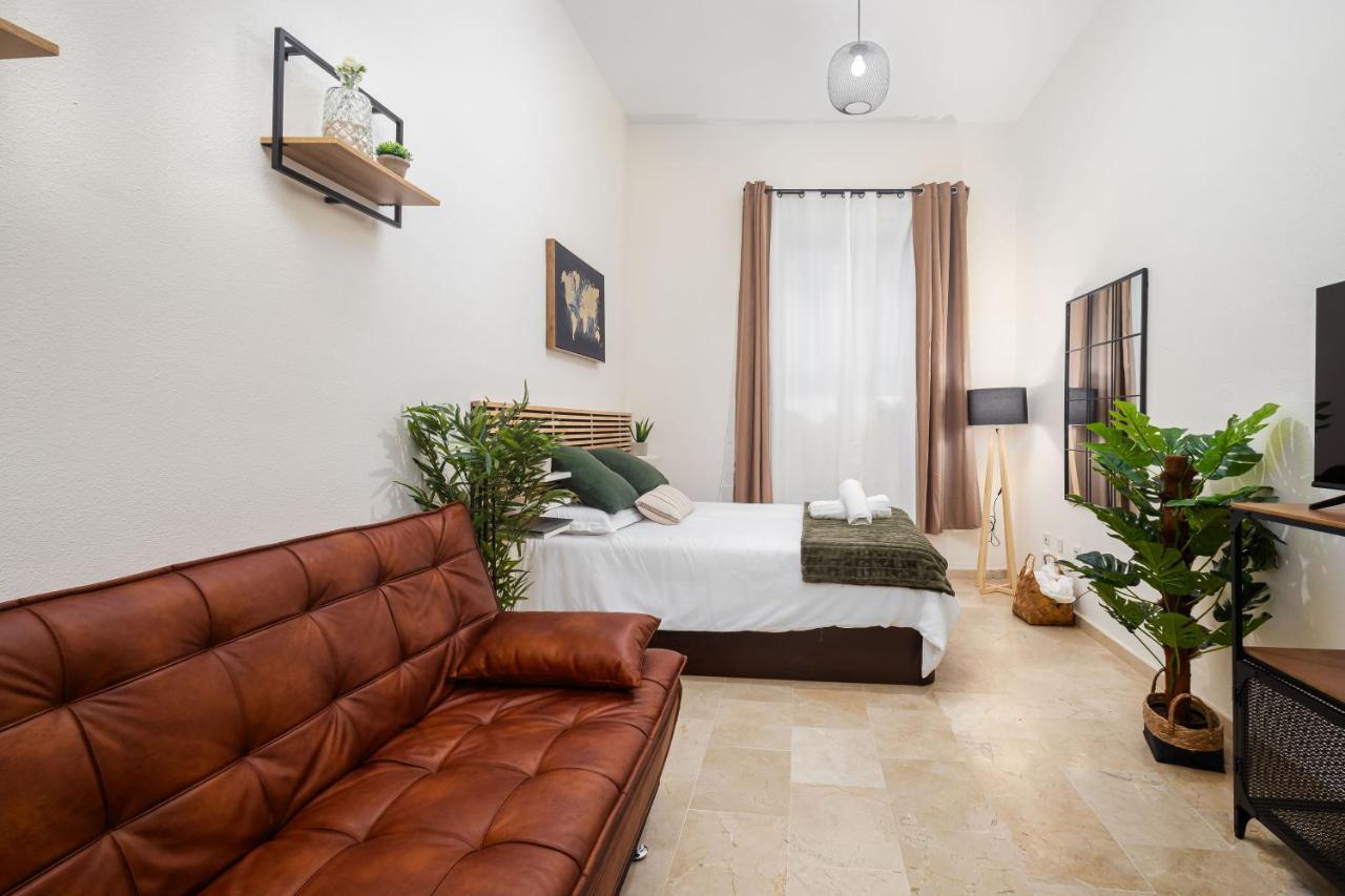 Central Studio Apartment Malaga Bagian luar foto