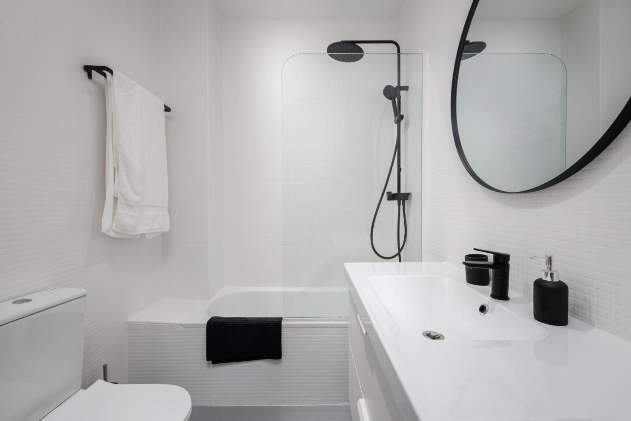 Central Studio Apartment Malaga Bagian luar foto