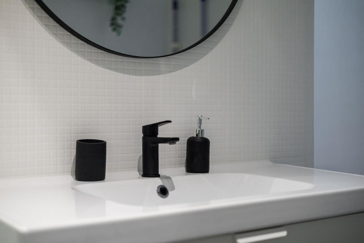 Central Studio Apartment Malaga Bagian luar foto