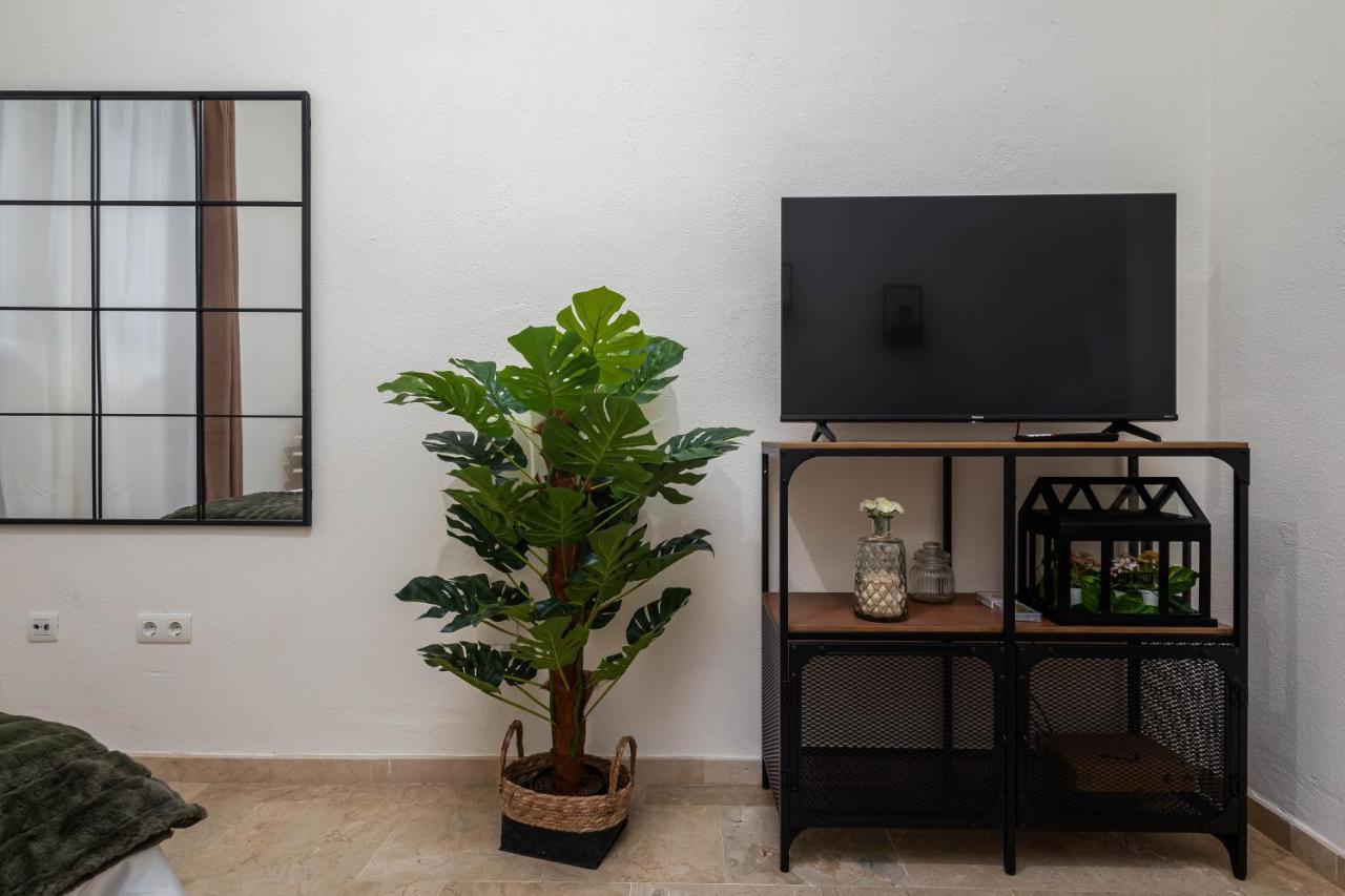 Central Studio Apartment Malaga Bagian luar foto