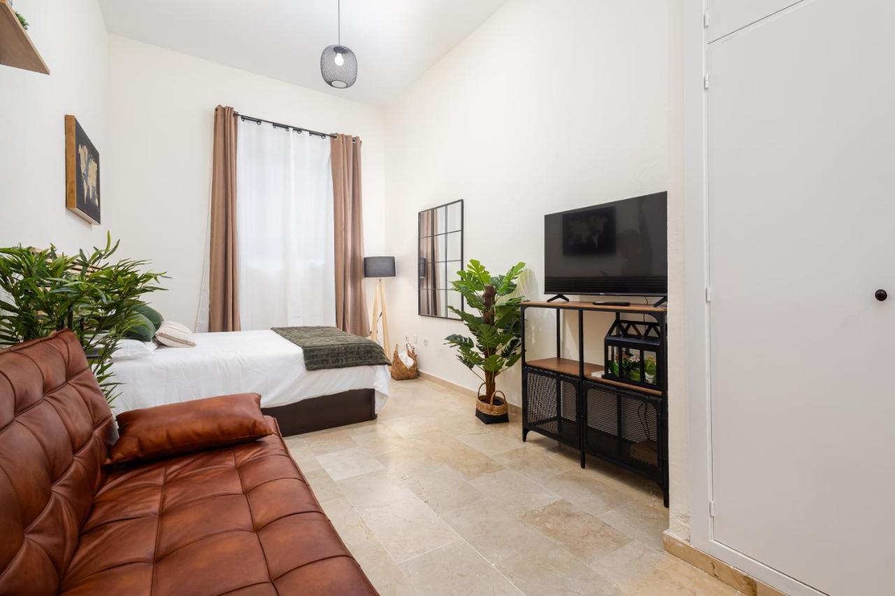 Central Studio Apartment Malaga Bagian luar foto