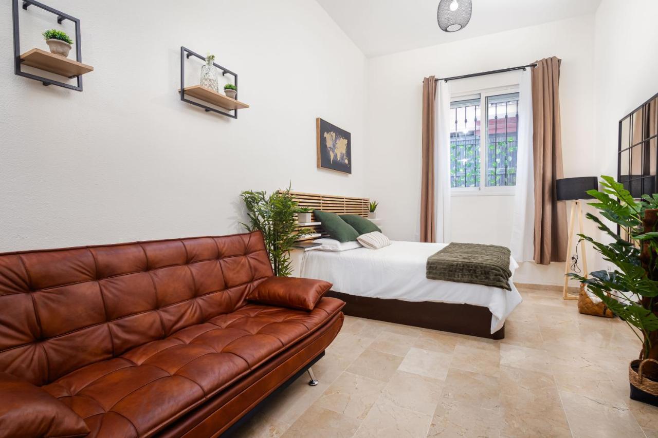 Central Studio Apartment Malaga Bagian luar foto